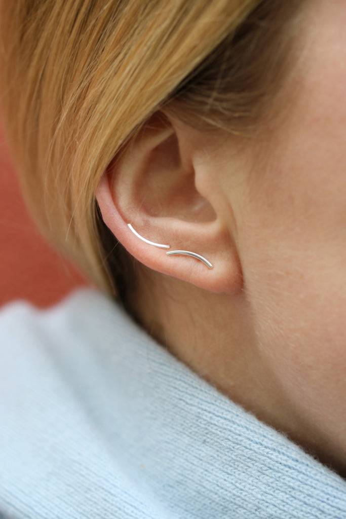JUKSEREI CURVED EAR STUDS Black Friday