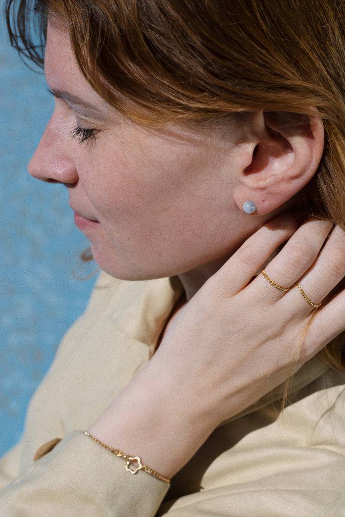 JUKSEREI BREEZE EAR STUDS Fabrikpreis