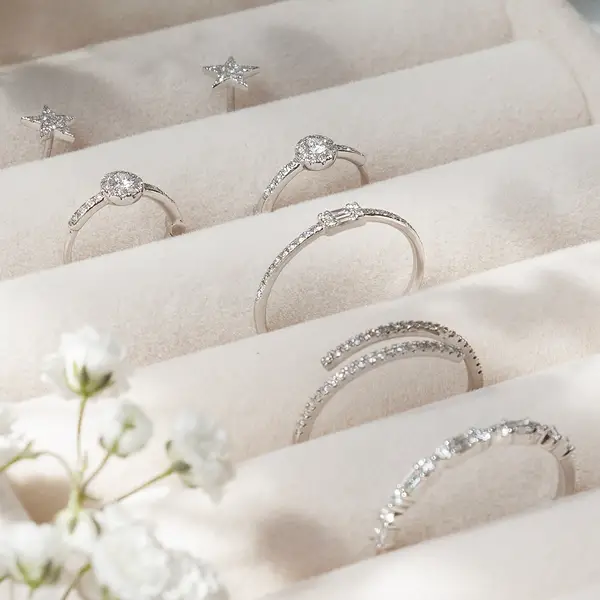 Leaf Jewelry Ring mit Baguette Diamanten, 14K Rosegold Exklusivangebot