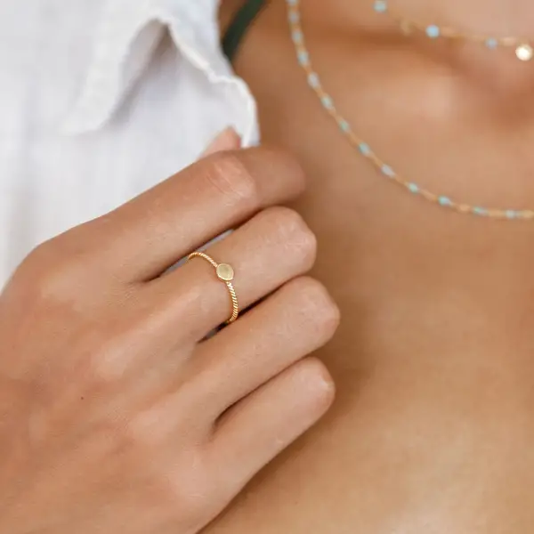 Leaf Jewelry Ring Twist mit Plättchen, 18 K Gelbgold vergoldet, Größe 50 Kostenloser Versand