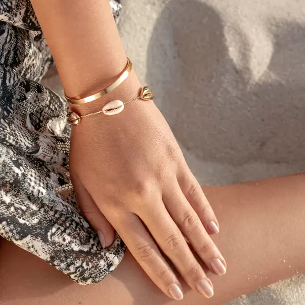 Leaf Jewelry Armkette 5 Cowrie Shells, 18 K Rosegold vergoldet Angebote