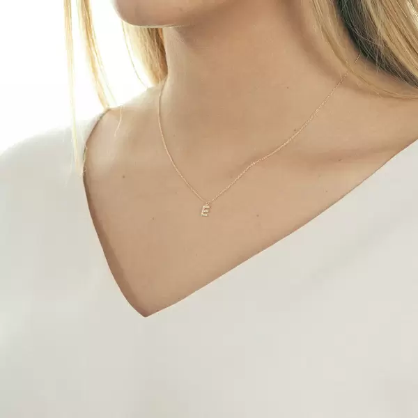 Leaf Jewelry Halskette Letter "E", 14 K Rosegold mit Diamanten Bis zu 50% Rabatt