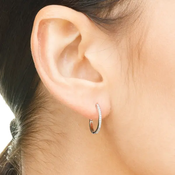Leaf Jewelry Creole Oval S mit Diamanten, 18 Weißgold Riesige Rabatte