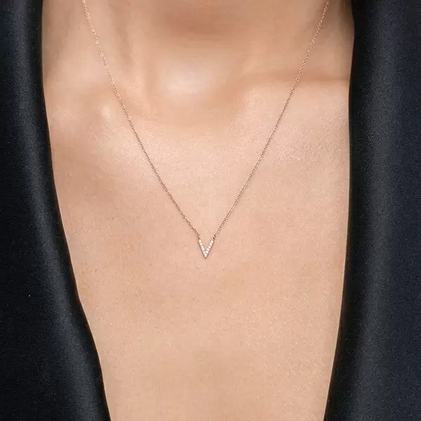 Leaf Jewelry Halskette Letter "V", 14 K Rosegold mit Diamanten Saisonschlussverkauf
