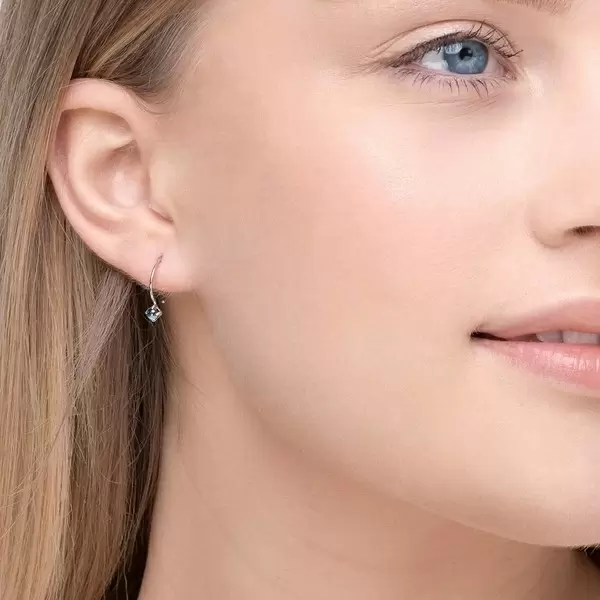 Leaf Jewelry Ohrringe Cabochon, Blaue Topas, 14 K Weißgold Lagerräumung