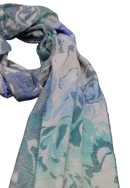 -50% SALE Leslii Schal Blumen-Muster Rosen gemusterter Fransen-Schal Muster-Schal in Blau Mint im Angebot