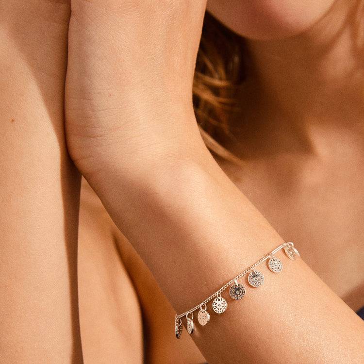 Pilgrim CAROL Armband m. kleinen filigranen coins versilbert Tiefpreis