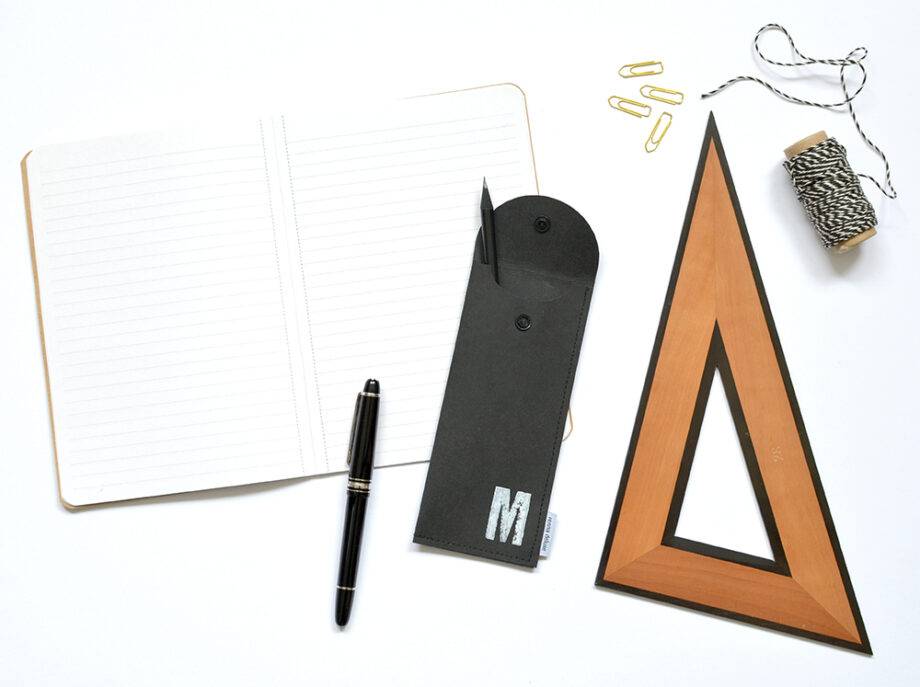 Renna Deluxe Braunes Stifteetui mit Monogramm vegan Begrenzte Freigabe