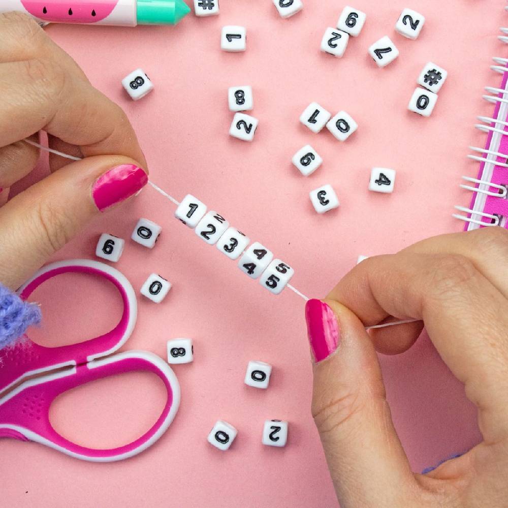Sadingo Zahlenperlen, 7x7 mm 300 Stück, weiß schwarz Tägliche Deals