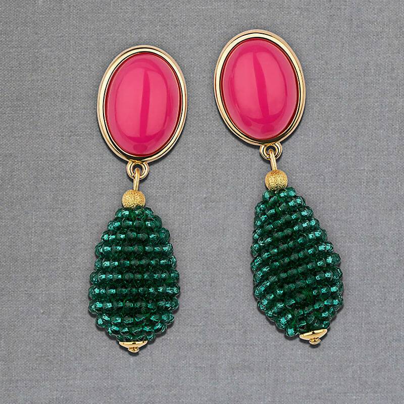 SchwesterSchwester Pinkfarbene Ohrstecker mit glitzerndem dunkelgrünen Tropfen von AmuseToi 2025