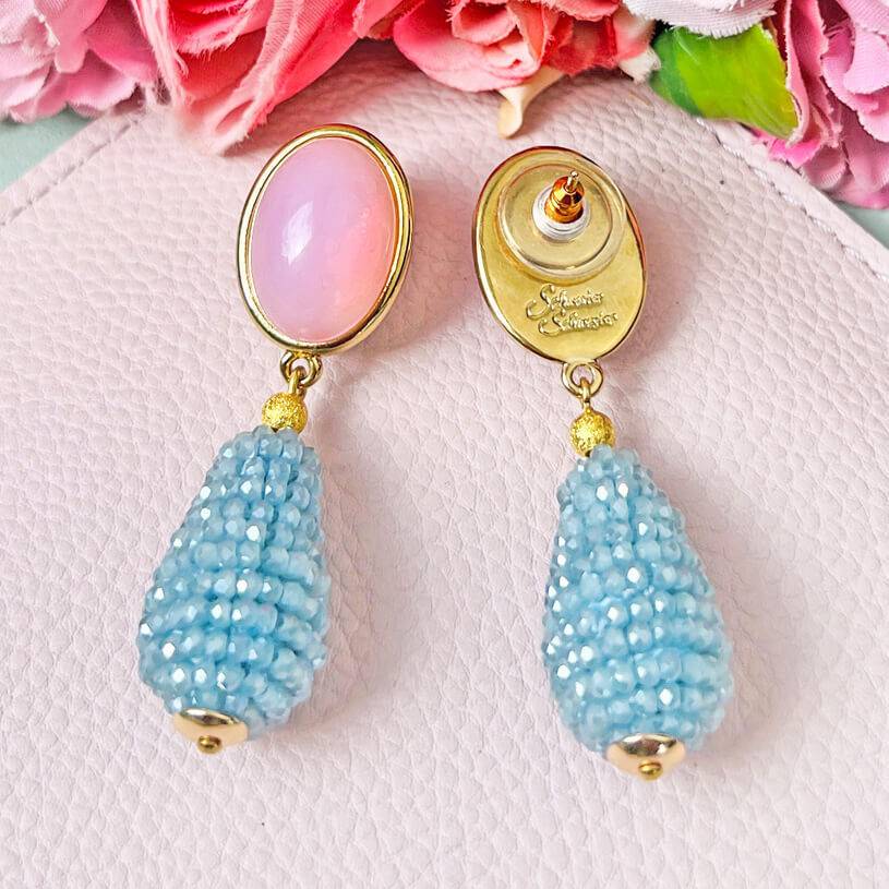SchwesterSchwester Rosafarbene Ohrringe mit glitzerndem hellblauen Tropfen von AmuseToi Günstig kaufen