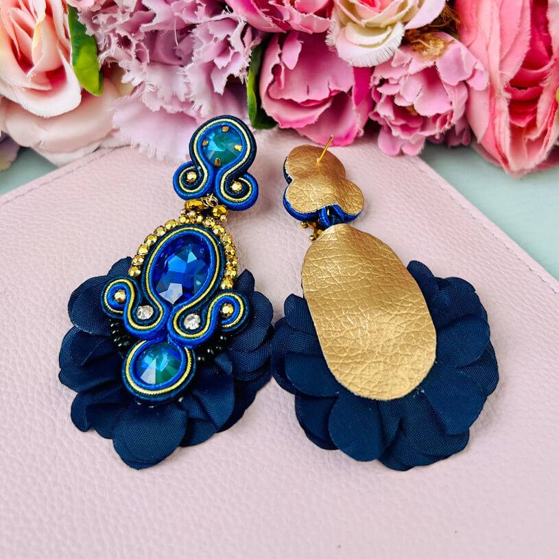 SchwesterSchwester Außergewöhnliche Soutache-Ohrringe in Dunkelblau Osterangebot