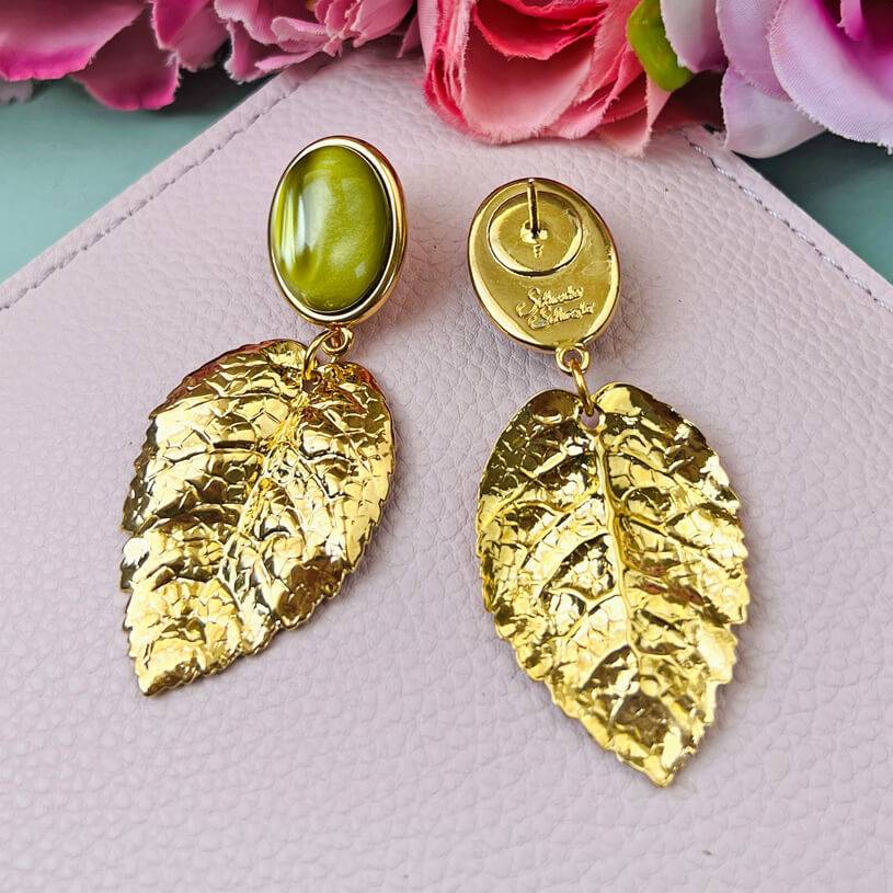 SchwesterSchwester Senfgelber Ohrstecker mit großem goldenen Blatt von AmuseToi Räumungsverkauf