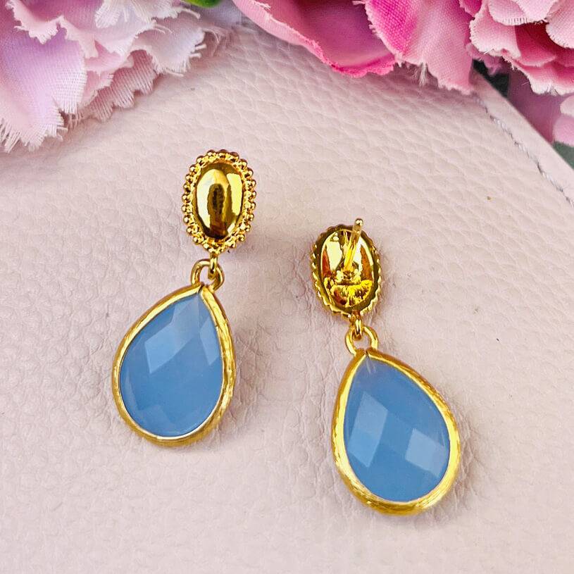 SchwesterSchwester Eleganter vergoldeter Ohrstecker mit kleinem Tropfen in Zartblau Sonderangebote