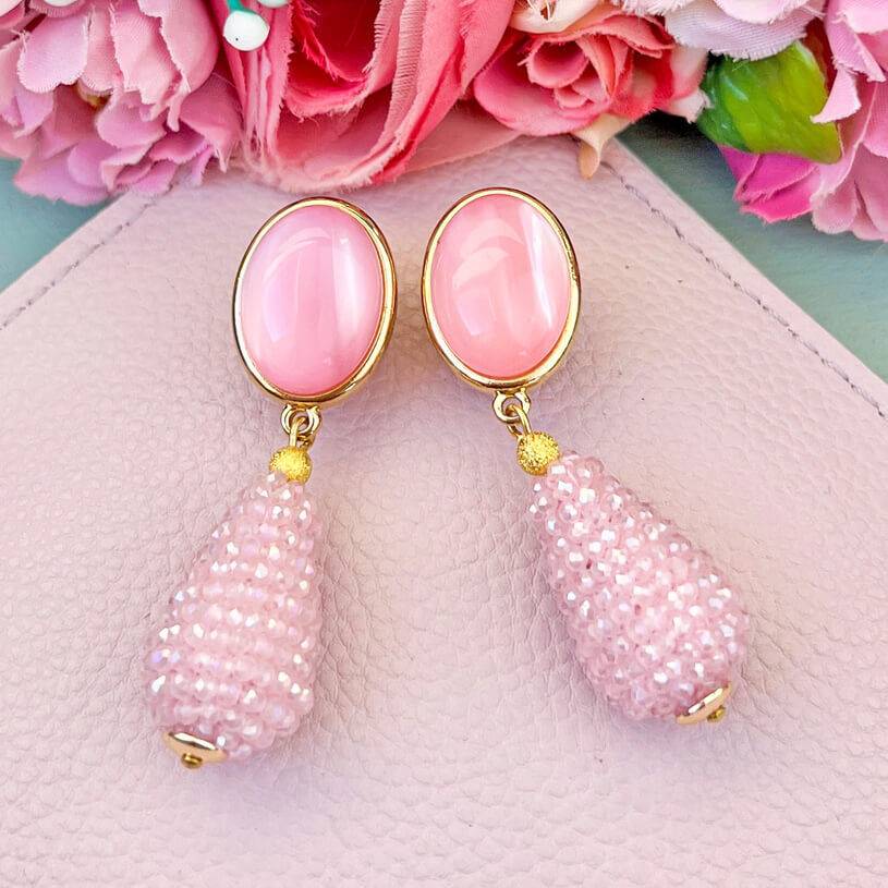 SchwesterSchwester Set aus rosafarbenen Tropfen-Ohrringen von AmuseToi und Satin-Haarreif in Rosa Sonderangebot der Fabrik